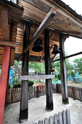 Biserica Izvorul Tămăduirii - Clopotnita