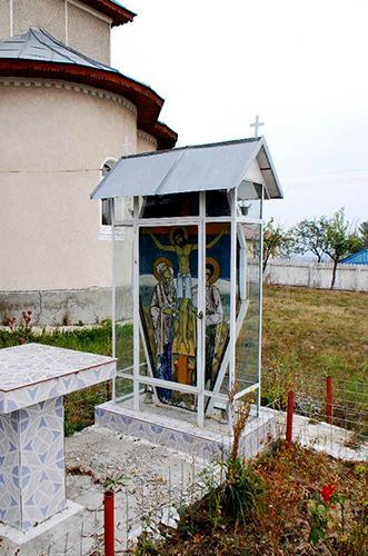 Biserica Izvorul Tămăduirii - Troița